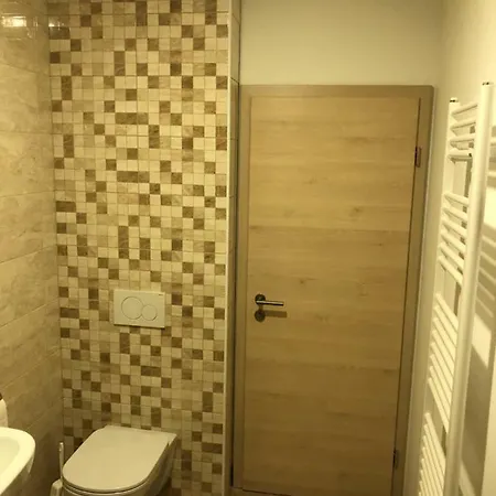 Apartma Linhartov Trg *