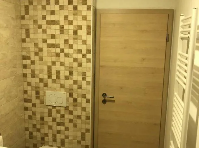 Apartma Linhartov Trg *